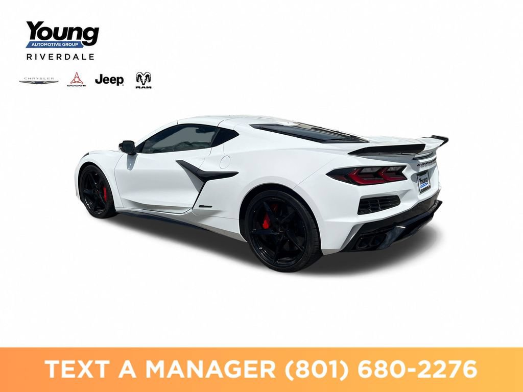 Used 2025 Chevrolet Corvette E-Ray w/ Stealth Interior Trim Package AWD/4WD image 3