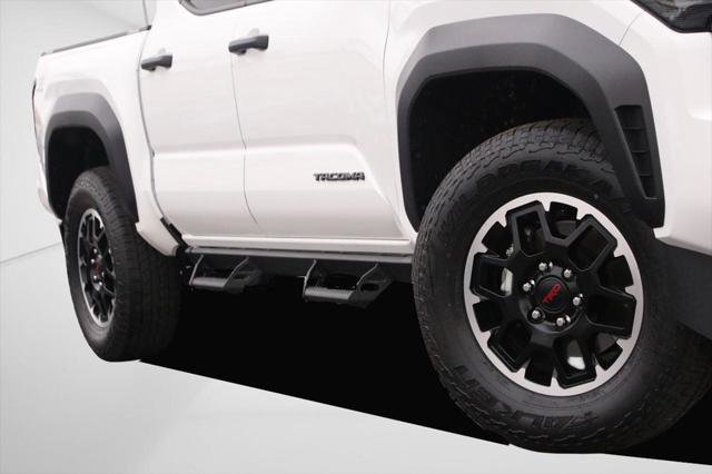 Certified 2024 Toyota Tacoma TRD Off-Road image 3