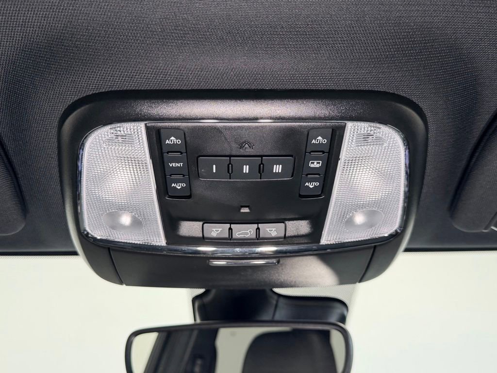 Used 2021 Jeep Grand Cherokee Limited AWD/4WD image 11
