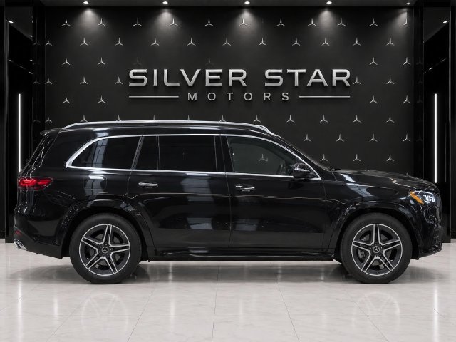 Used 2024 Mercedes-Benz GLS 450 4MATIC image 8