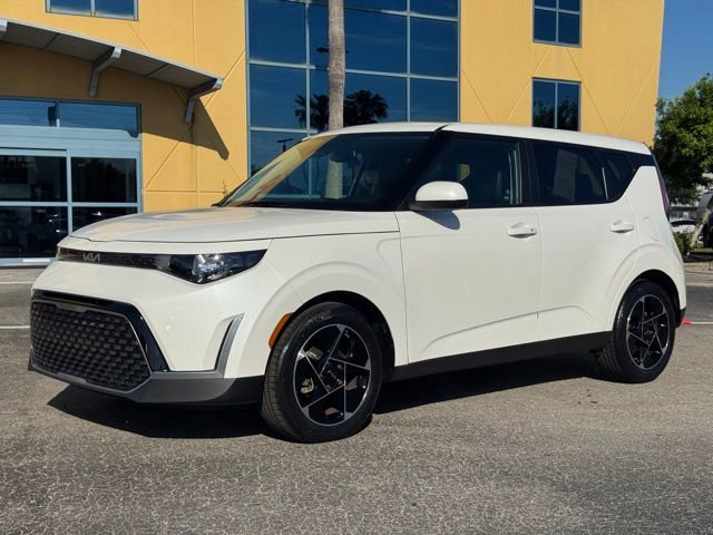 Certified 2023 Kia Soul EX FWD image 2