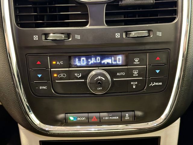 Used 2014 Chrysler Town & Country Touring FWD image 14