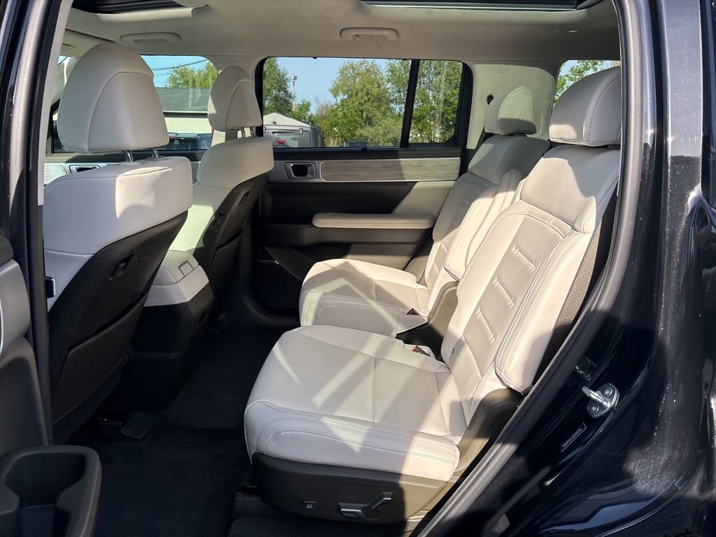 Used 2024 Hyundai Santa Fe Calligraphy FWD image 25