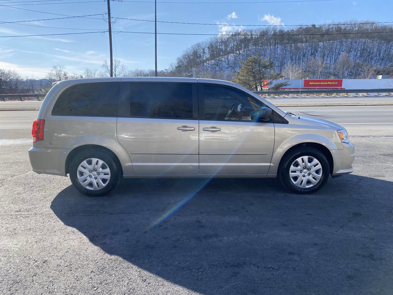 Used 2014 Dodge Grand Caravan SE w/ Quick Order Package 29E SE FWD image 5