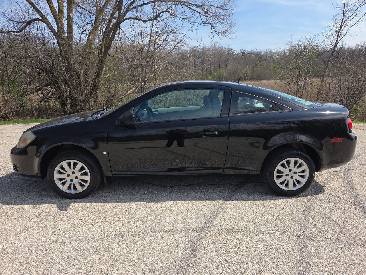 Used 2009 Chevrolet Cobalt LS FWD image 3