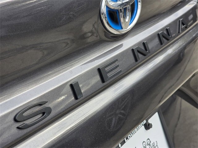 Used 2025 Toyota Sienna XLE image 7
