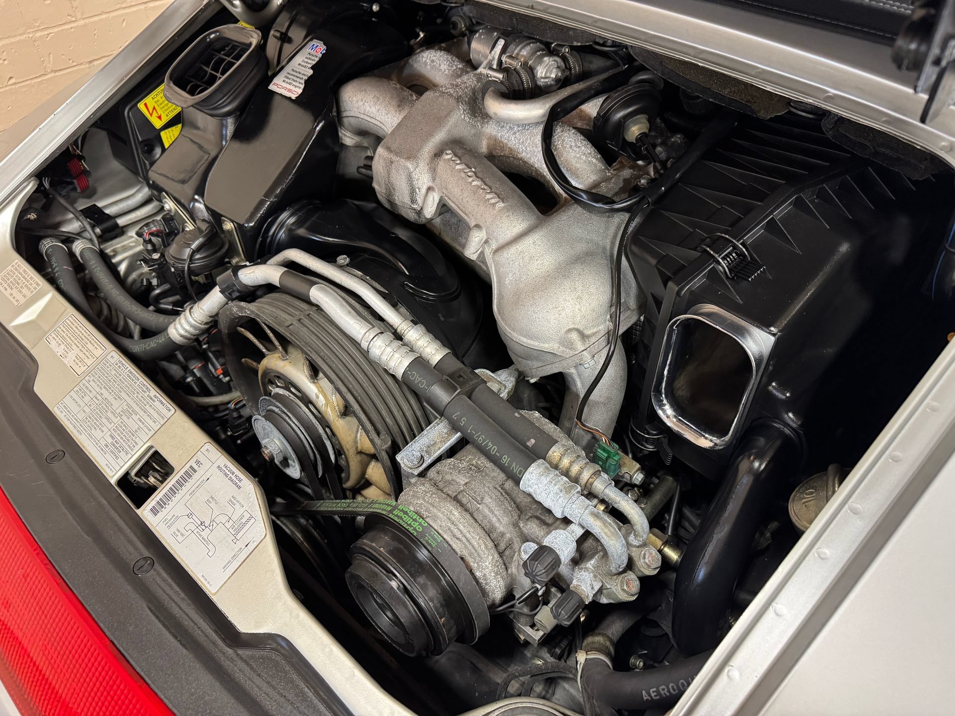 Used 1998 Porsche 911 Carrera RWD image 79