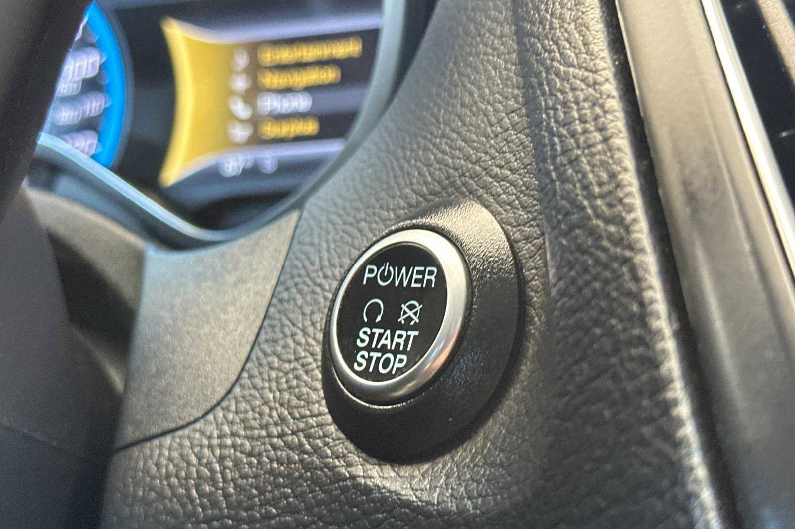 Used 2017 Ford Focus Electric Hatchback image 25