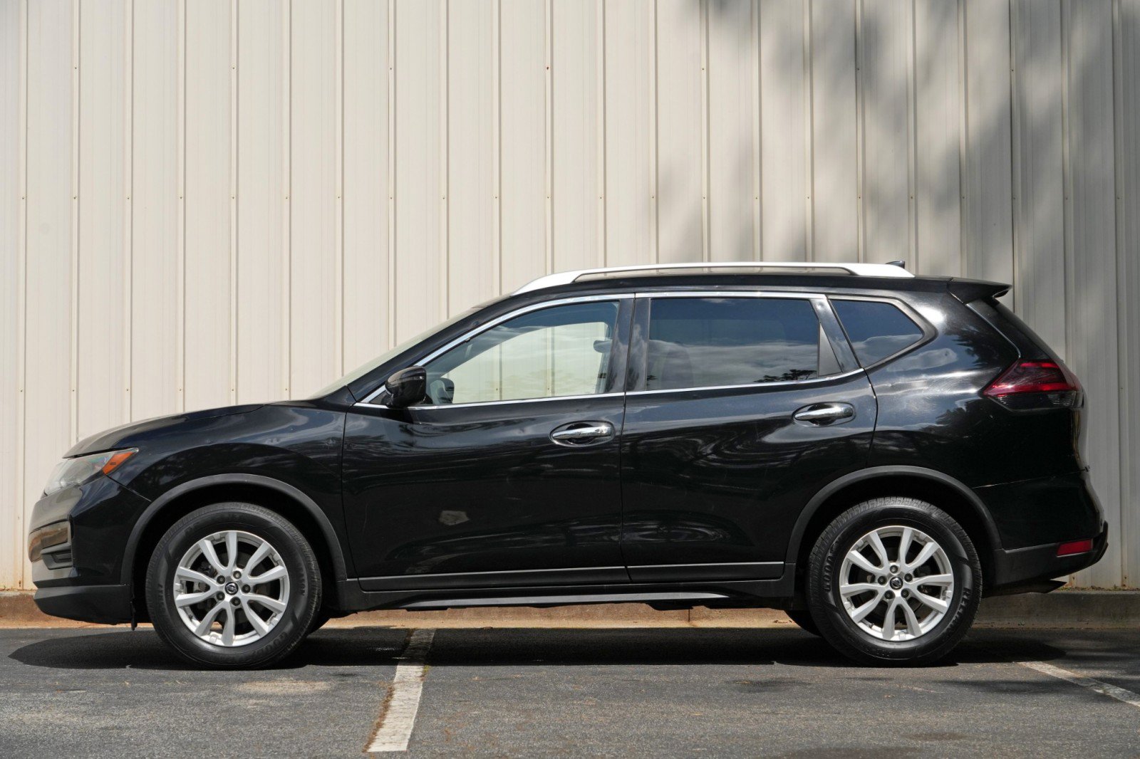 Used 2020 Nissan Rogue SV FWD image 8