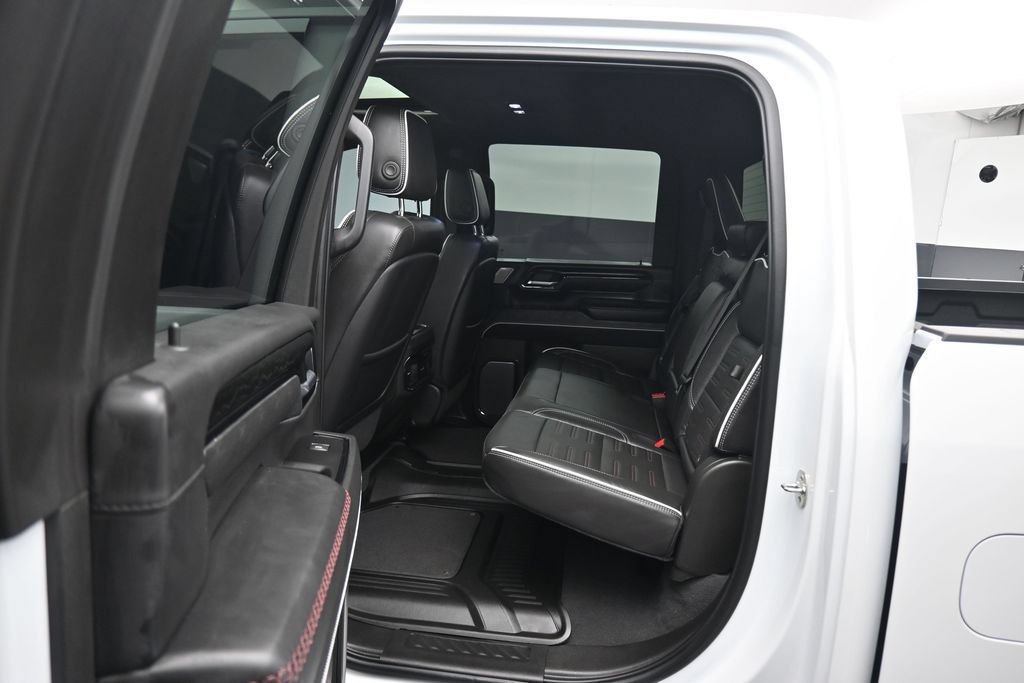 Used 2025 GMC Sierra 2500 AT4X AWD/4WD image 39