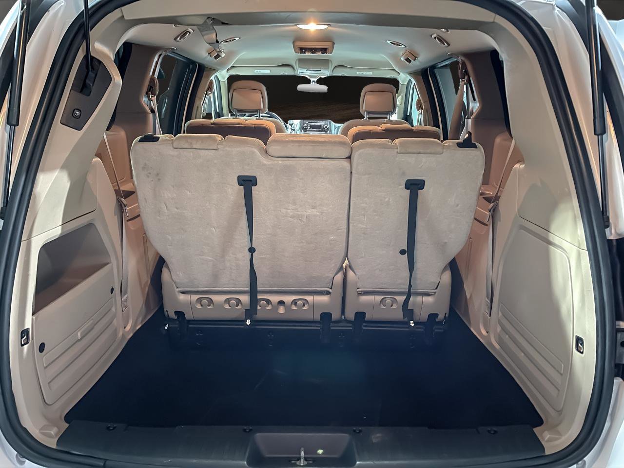 Used 2016 Dodge Grand Caravan SXT image 20