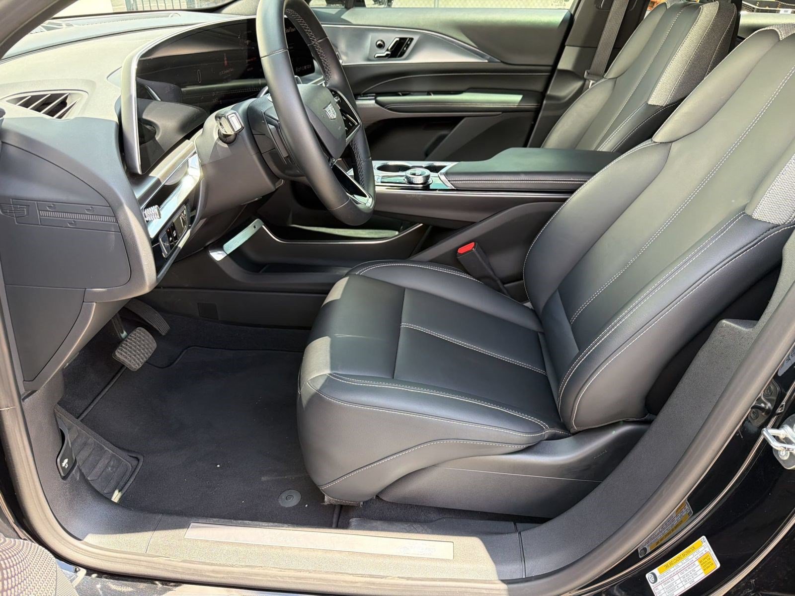 Certified 2024 Cadillac Lyriq Tech w/ Driver Assist Package AWD/4WD image 4