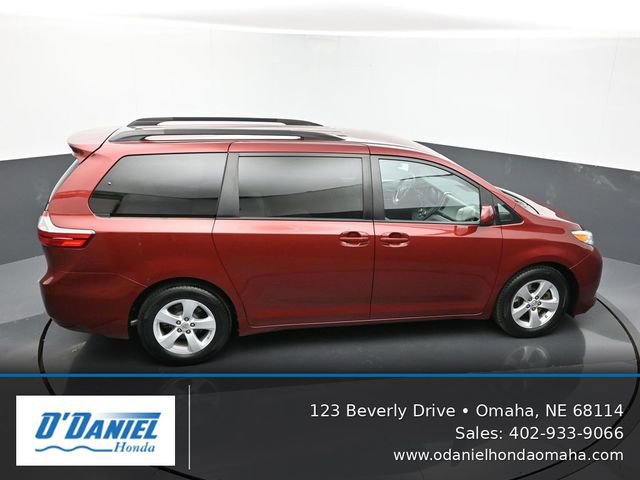 Used 2017 Toyota Sienna LE FWD image 19