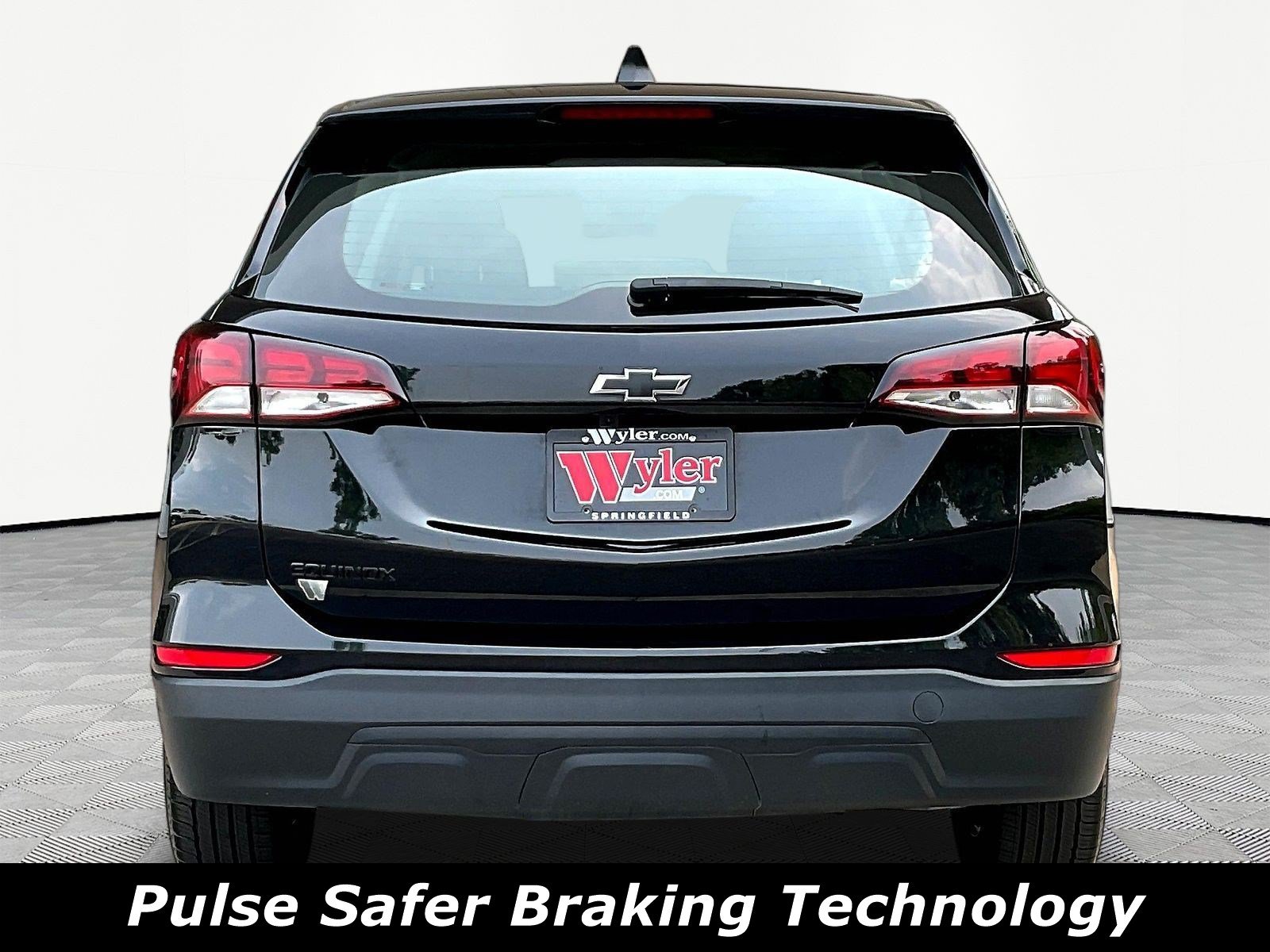 Used 2024 Chevrolet Equinox LS w/ Midnight Edition FWD image 5