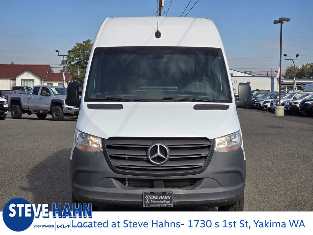 Used 2024 Mercedes-Benz Sprinter 2500 image 8