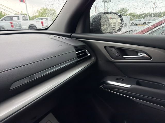 Used 2025 Chevrolet Traverse LT w/ Driver Confidence Package FWD image 19