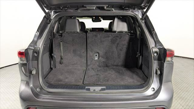 Used 2024 Toyota Highlander XSE FWD image 19