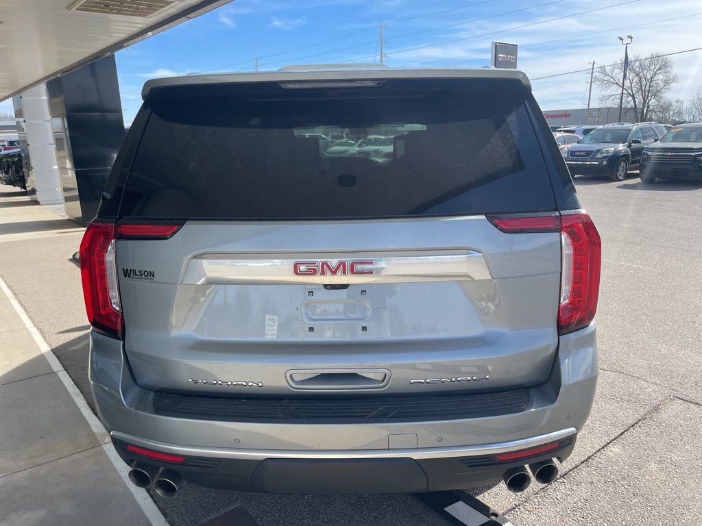 Used 2024 GMC Yukon XL Denali w/ Advanced Technology Package AWD/4WD image 4