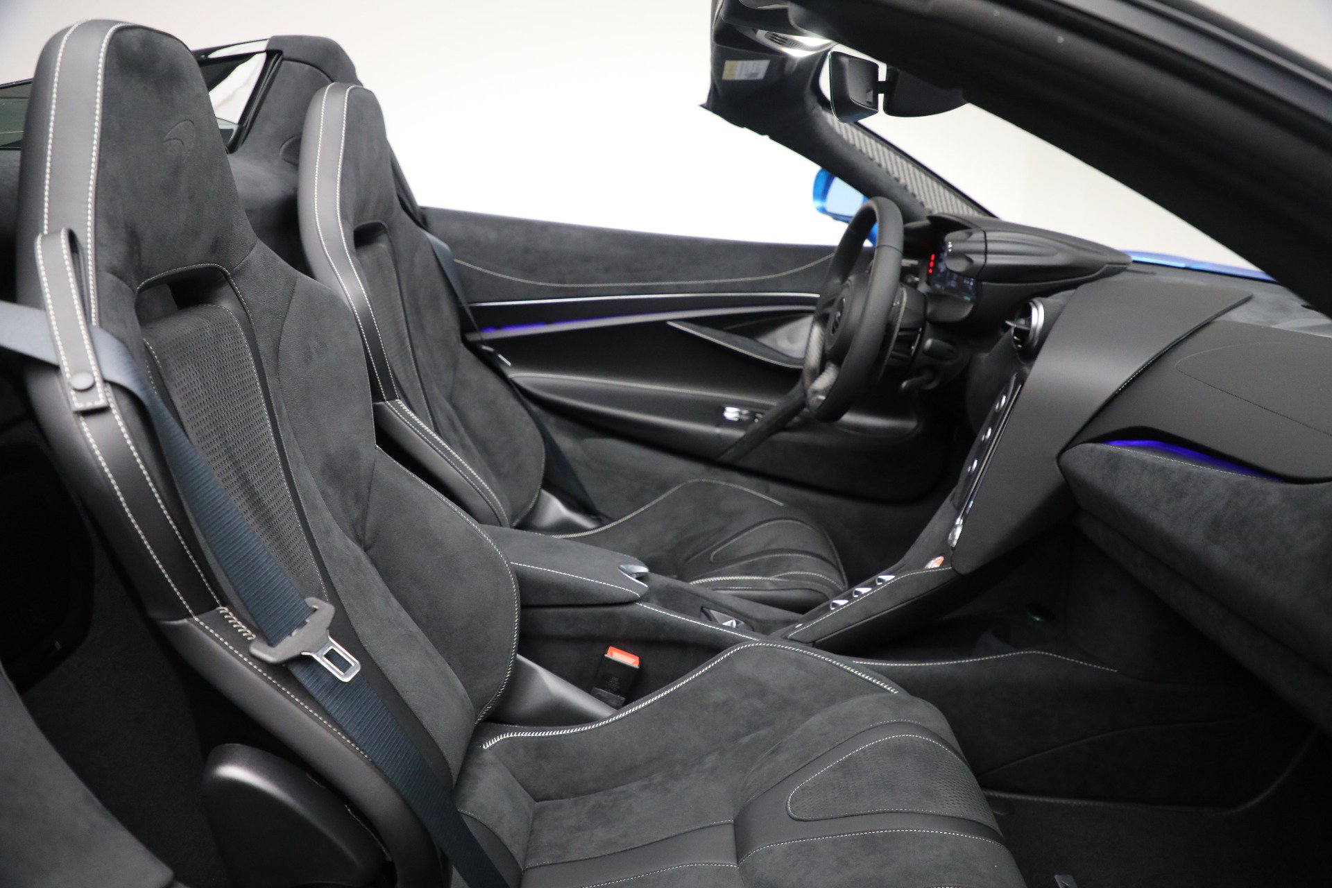 Used 2025 McLaren 750S Spider RWD image 34