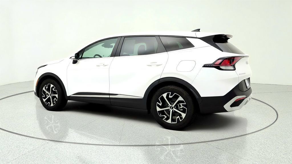 Used 2024 Kia Sportage EX FWD image 7