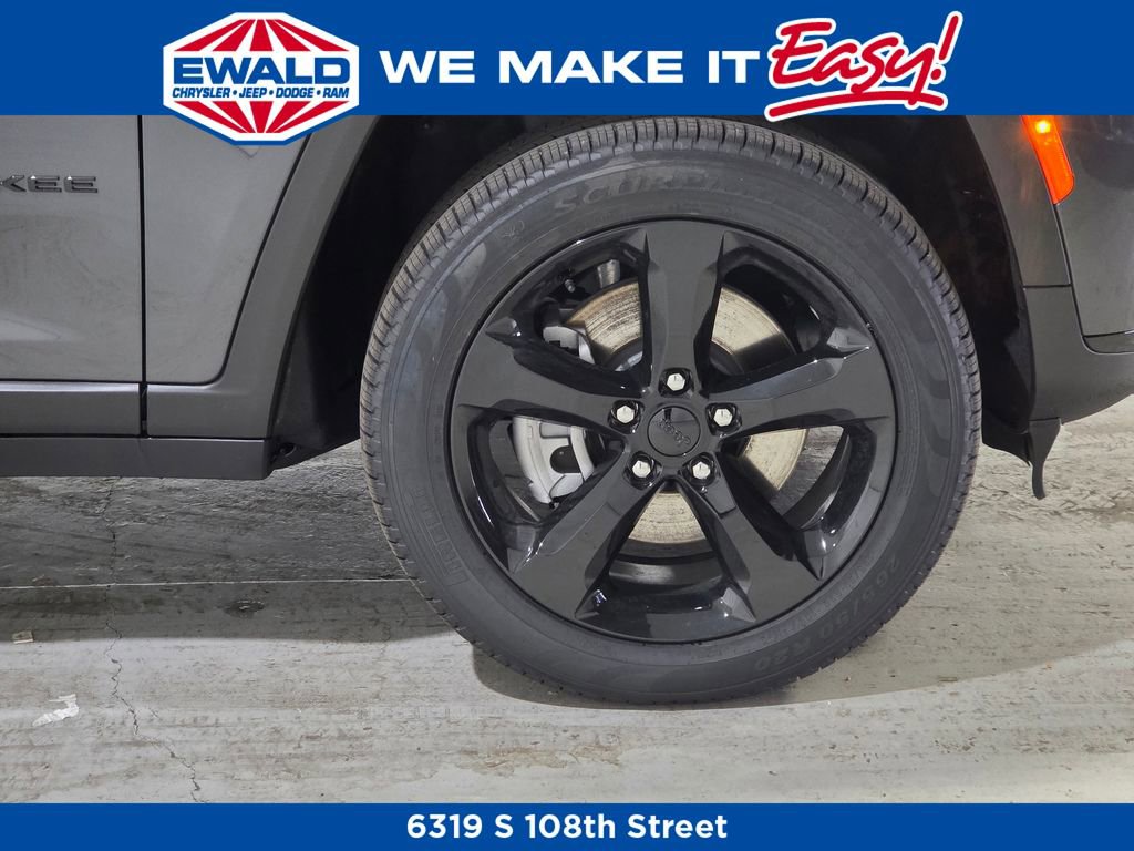 New 2025 Jeep Grand Cherokee L Limited w/ Black Appearance Package image 16