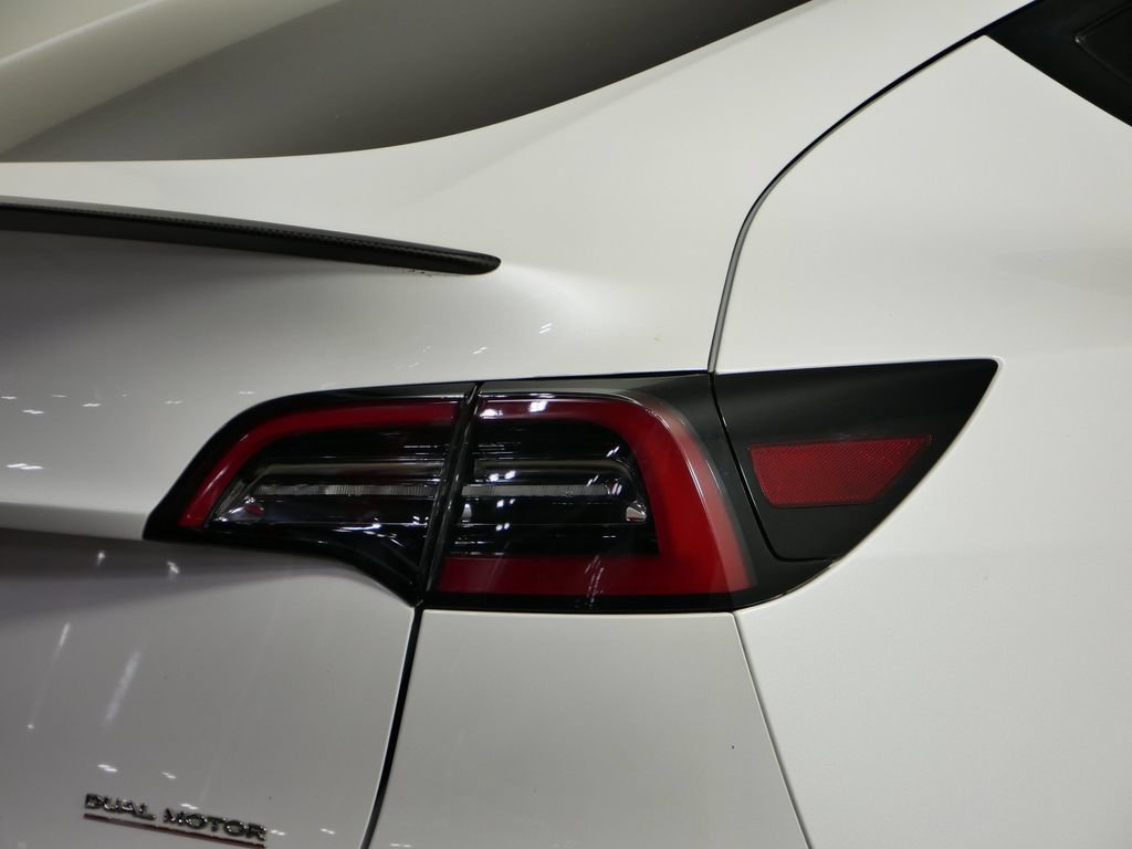 Used 2022 Tesla Model Y Performance AWD/4WD image 11