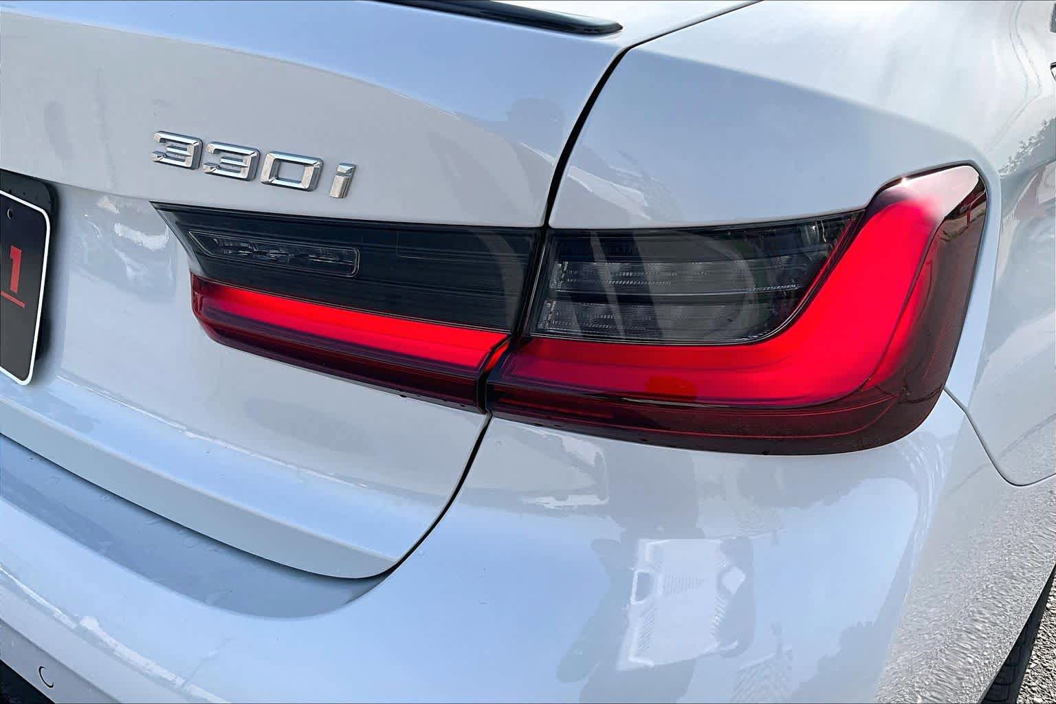 Used 2026 BMW 330i Sedan w/ M Sport Package RWD image 29