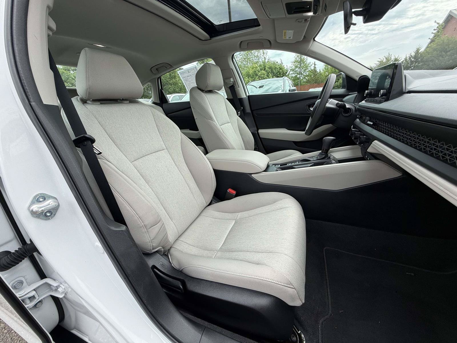 Certified 2025 Honda Accord SE image 13