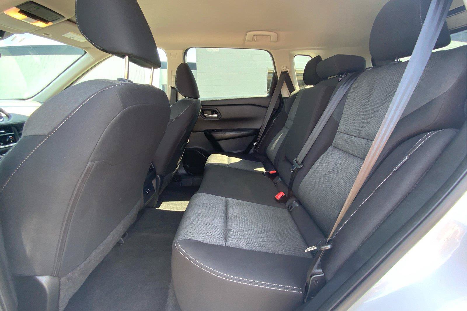 Used 2024 Nissan Rogue SV AWD/4WD image 11