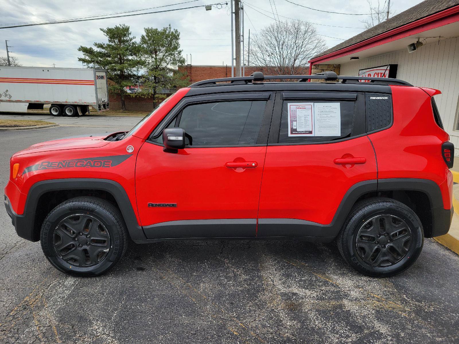 Used 2017 Jeep Renegade Trailhawk image 12
