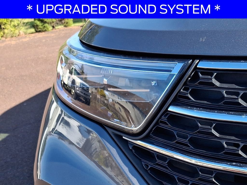 Used 2022 Ford Explorer XLT image 9