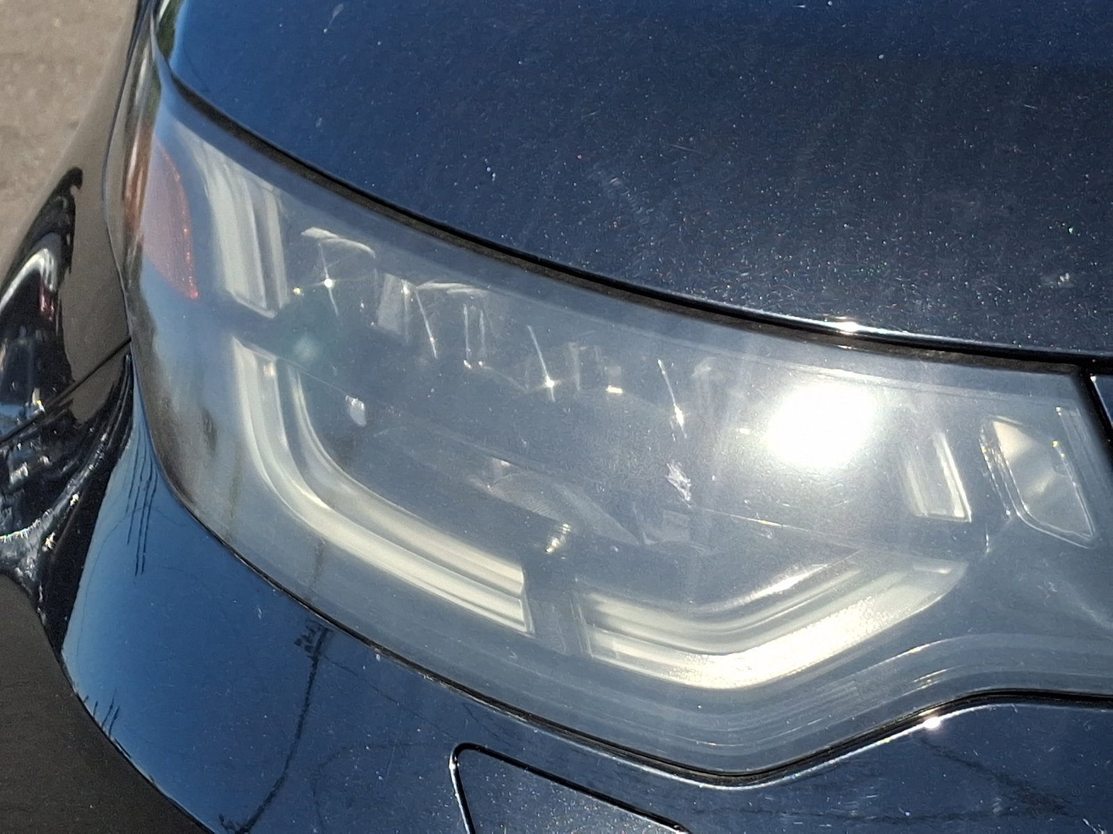 Used 2017 Land Rover Discovery HSE image 9