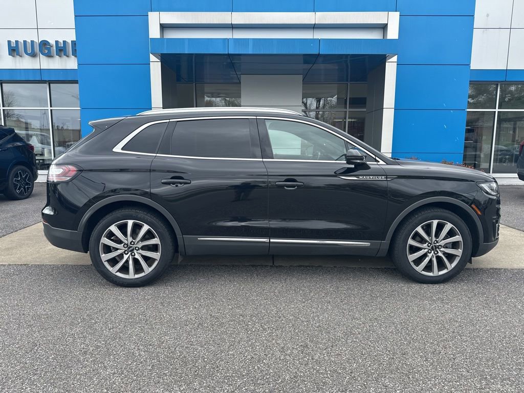Used 2019 Lincoln Nautilus Select image 3