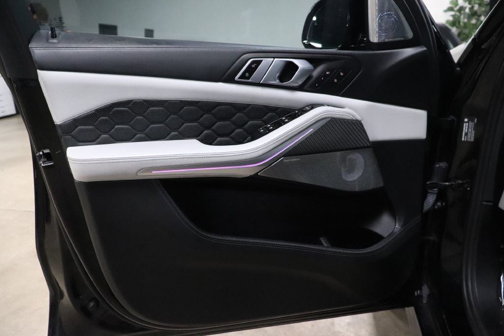 Used 2021 BMW X5 M w/ Competition Package image 9