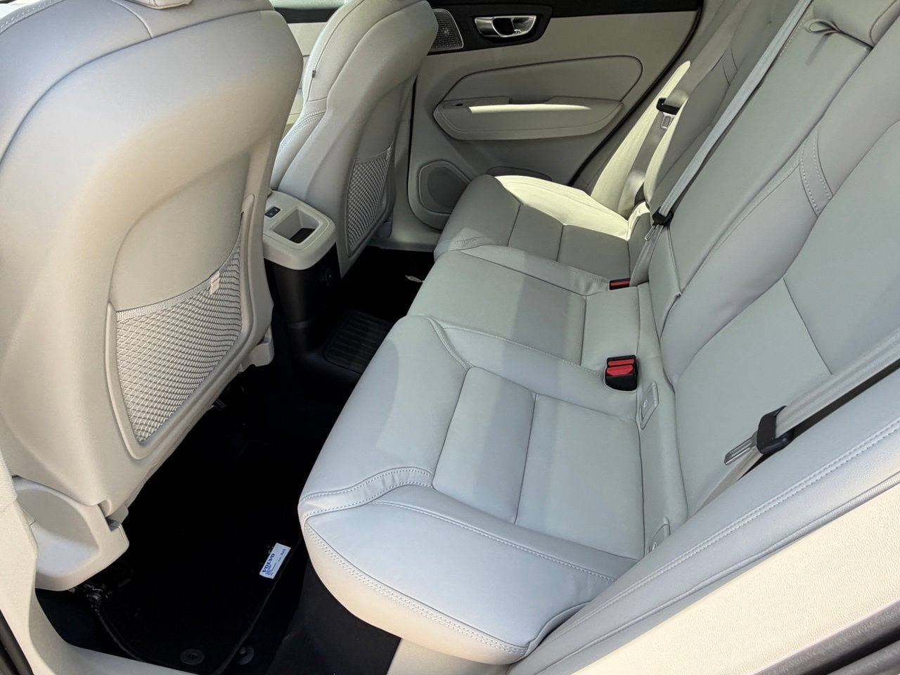 New 2026 Volvo XC60 T8 Ultra w/ Protection Package Premier AWD/4WD image 21