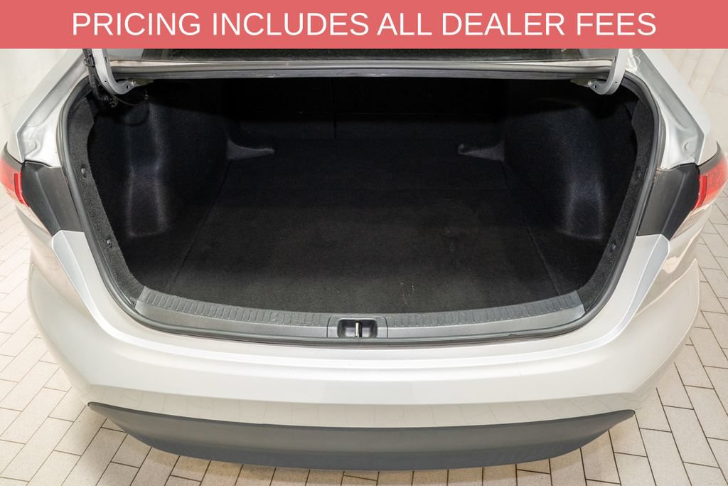 Used 2024 Toyota Corolla LE FWD image 5