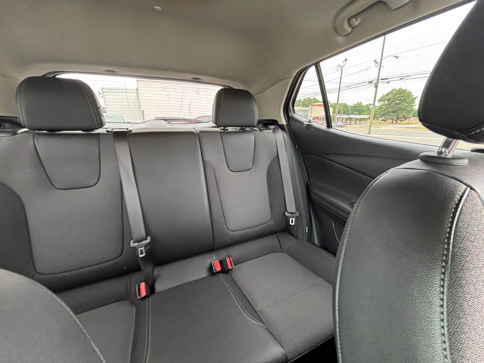 Used 2025 Buick Encore GX Preferred FWD image 36