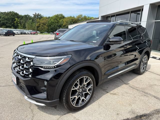 Used 2025 Ford Explorer Platinum w/ Ultimate Package AWD/4WD image 3