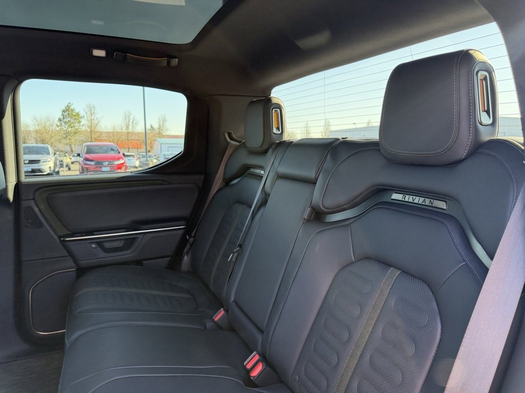 Used 2025 Rivian R1T Adventure image 31
