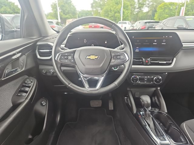 Used 2024 Chevrolet TrailBlazer LT w/ Convenience Package AWD/4WD image 14