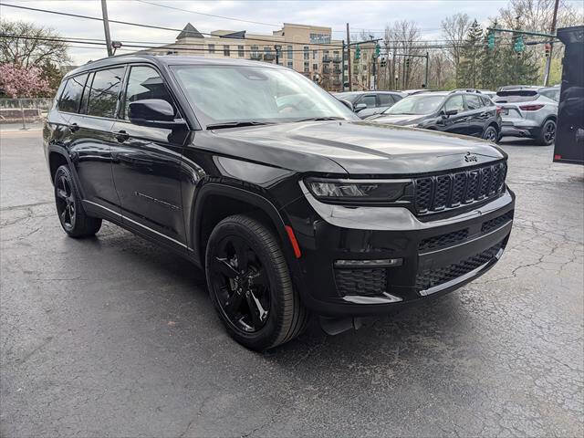 Used 2023 Jeep Grand Cherokee L Limited w/ Luxury Tech Group II image 6