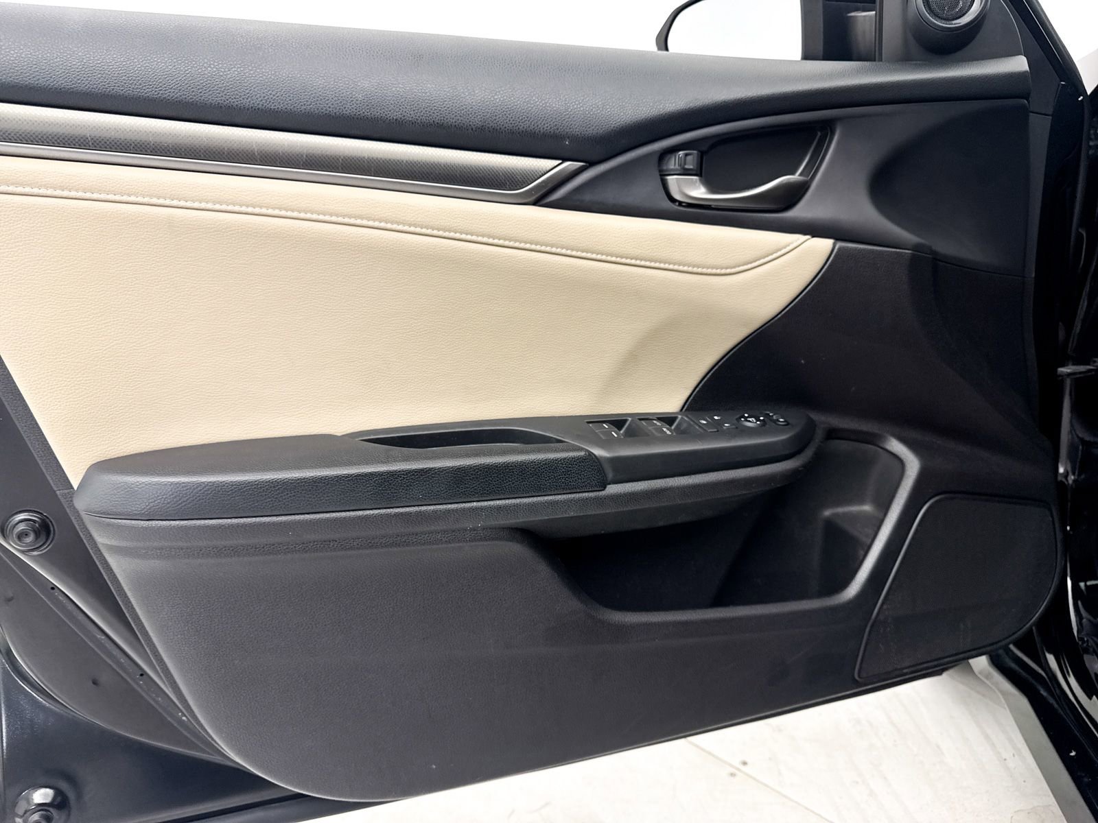 Used 2017 Honda Civic EX-L image 28