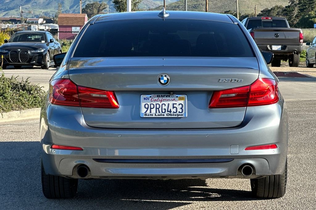 Used 2020 BMW 530e w/ Convenience Package image 4