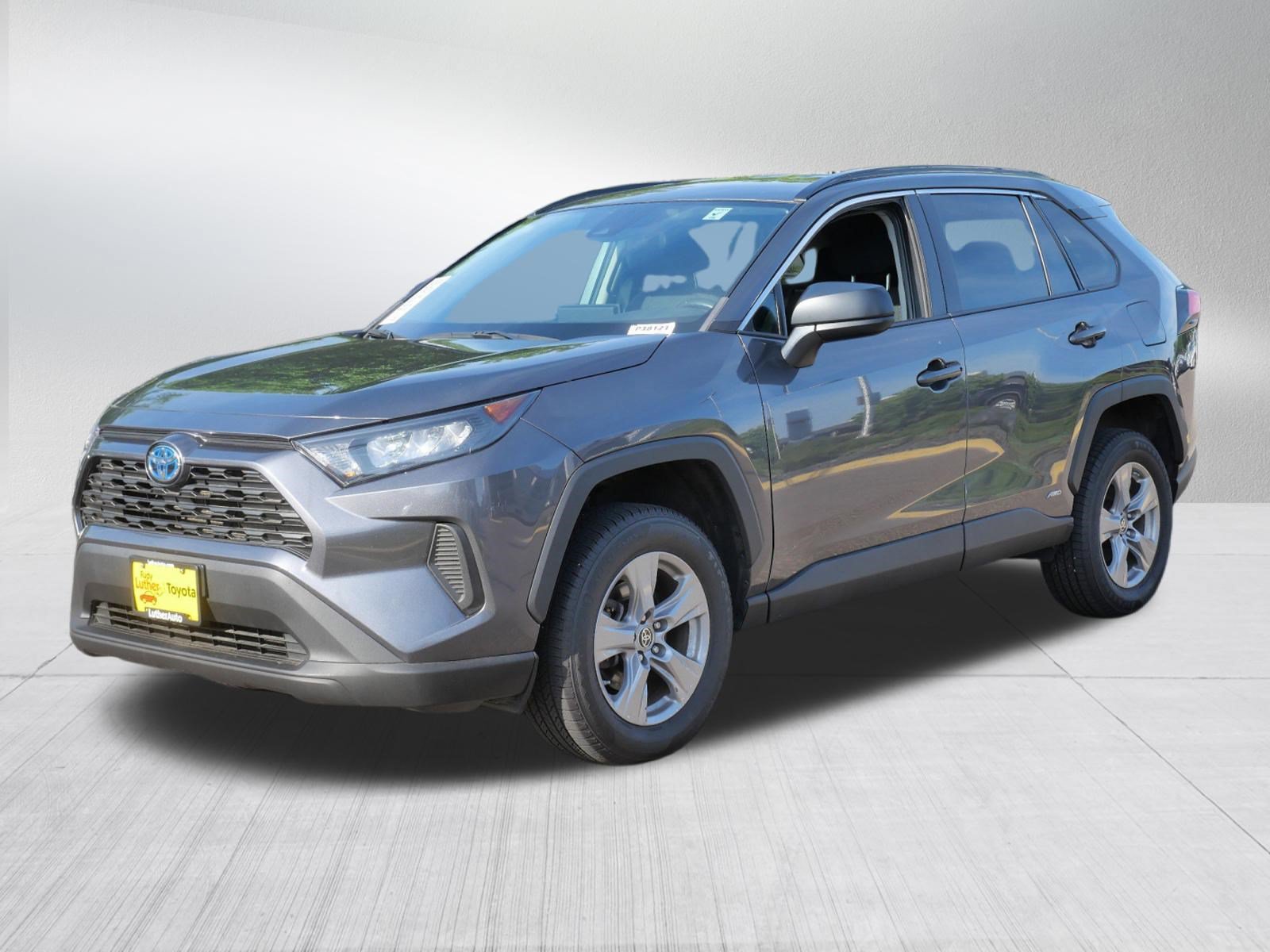 Certified 2022 Toyota RAV4 LE AWD/4WD image 3