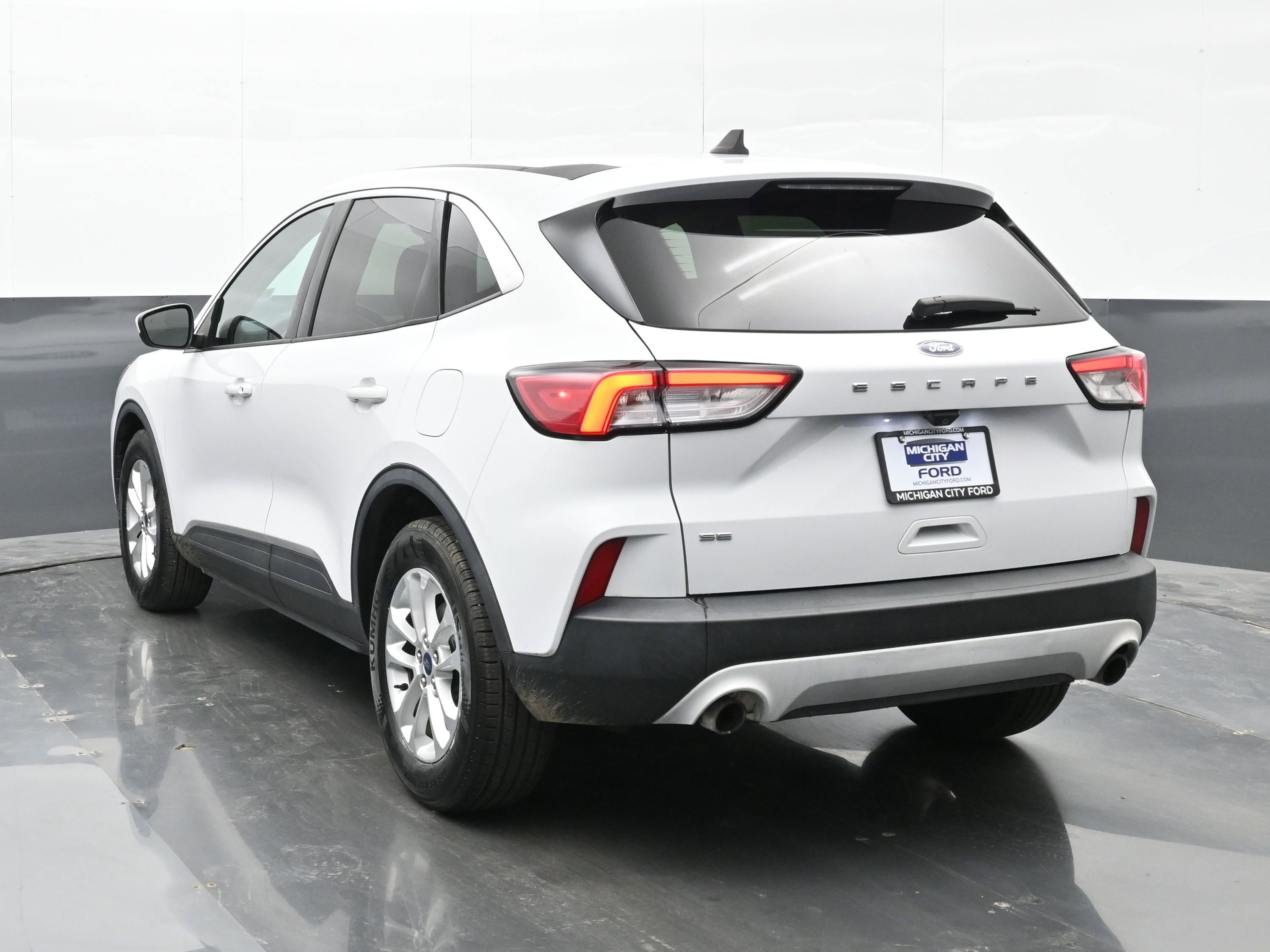 Used 2021 Ford Escape SE w/ Convenience Package image 6