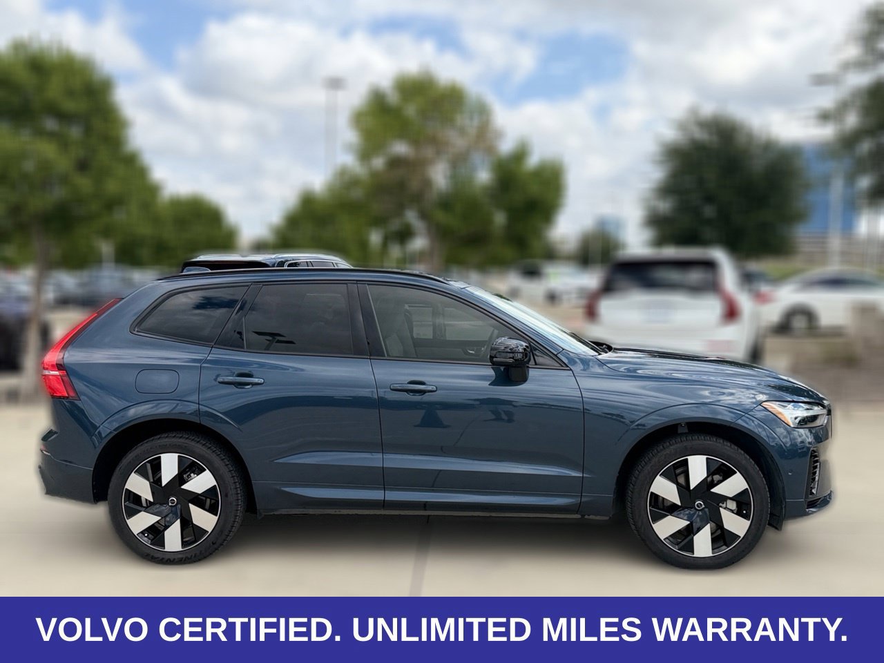 Certified 2025 Volvo XC60 T8 Plus w/ Protection Package Premier AWD/4WD image 8