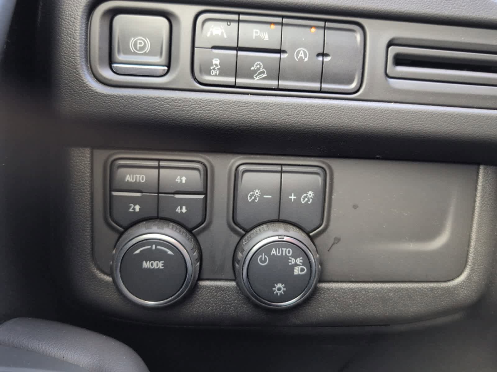 Used 2023 Chevrolet Suburban Z71 AWD/4WD image 31