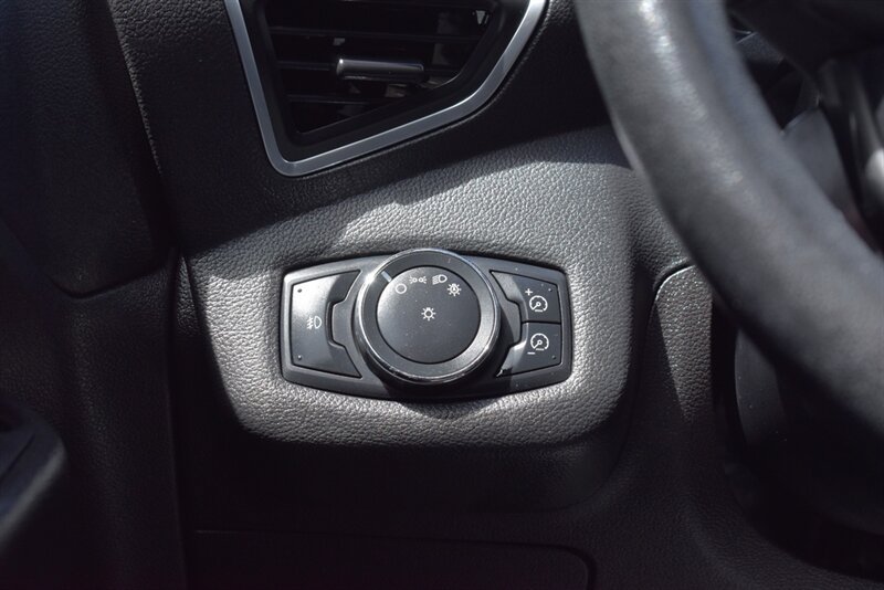 Used 2013 Ford C-MAX SEL FWD image 18