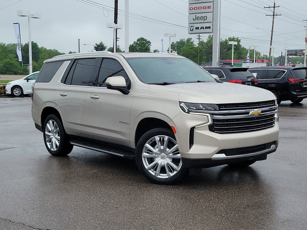 Used 2022 Chevrolet Tahoe LT w/ Luxury Package AWD/4WD image 33