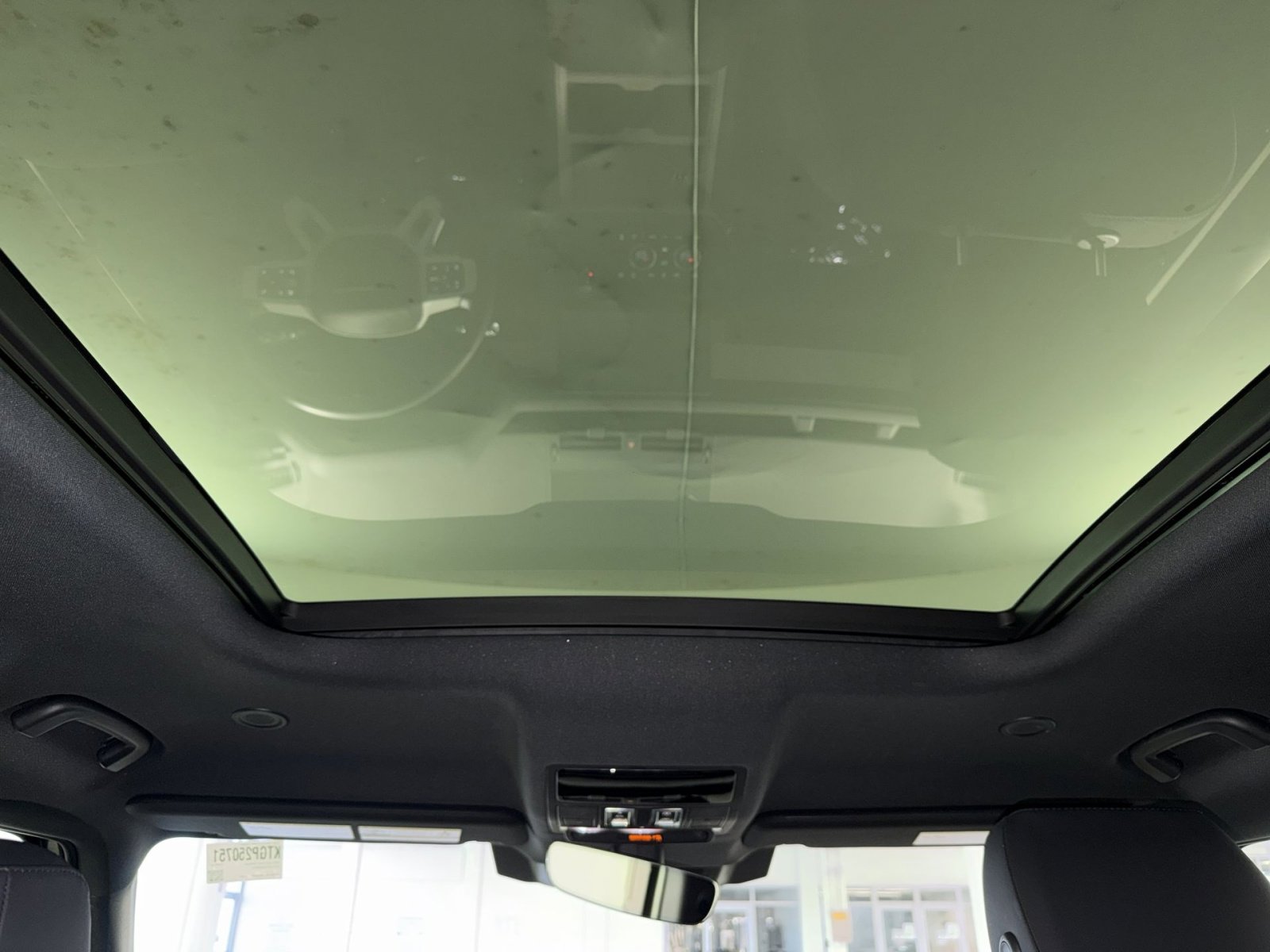 Used 2025 Land Rover Defender 110 S image 24